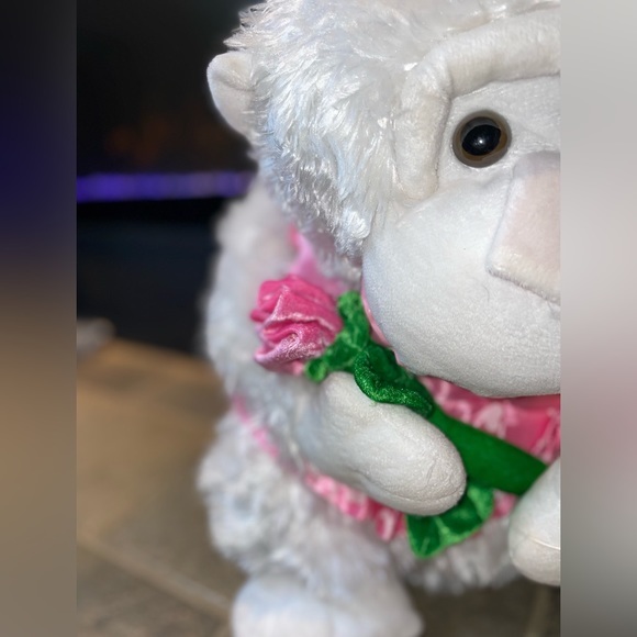 Jiangsu Holly‎ Ape White fuzzy Gorilla plush Pink Rose pink dress heart pattern - Picture 5 of 12